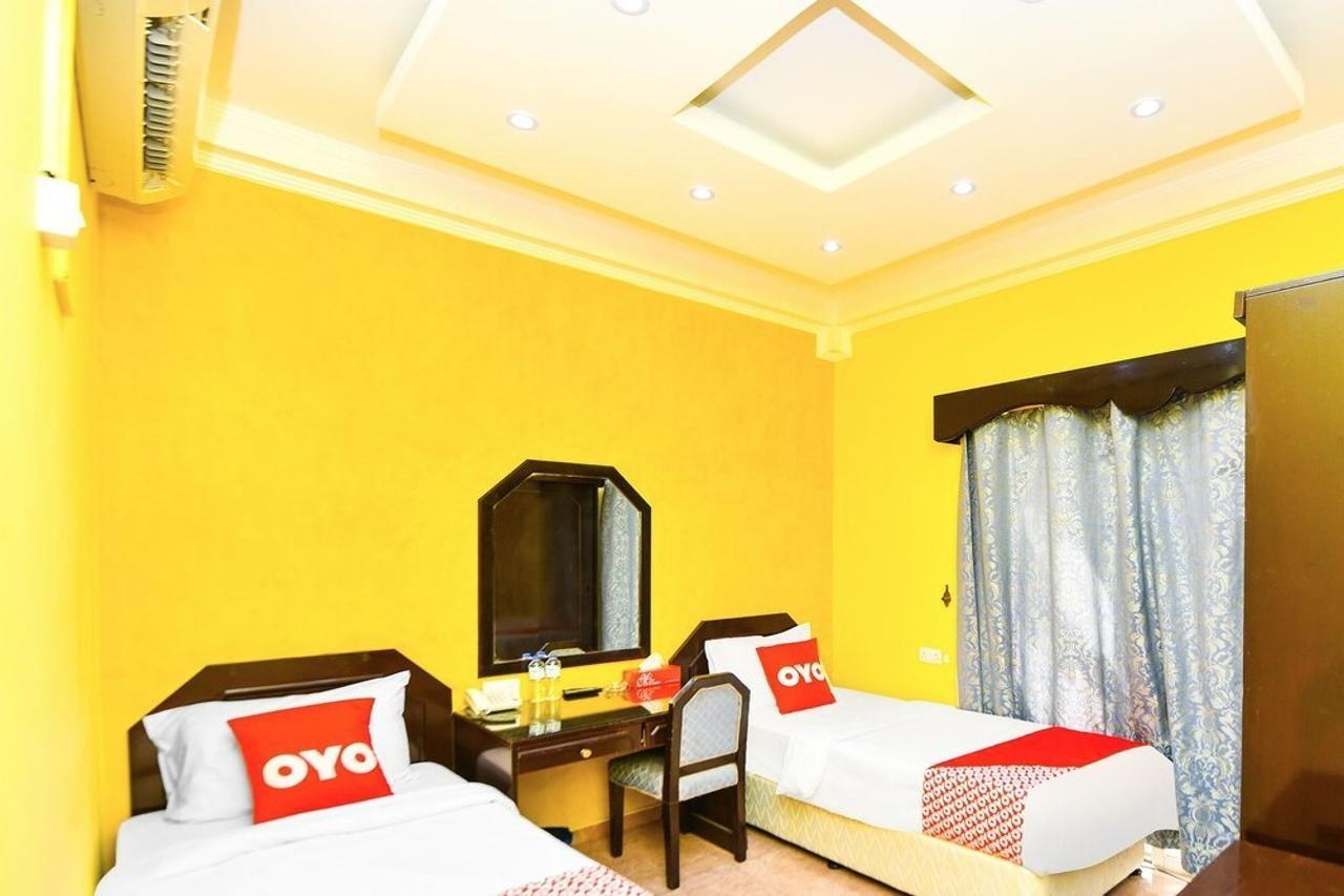 Marina Hotel Mutrah Extérieur photo