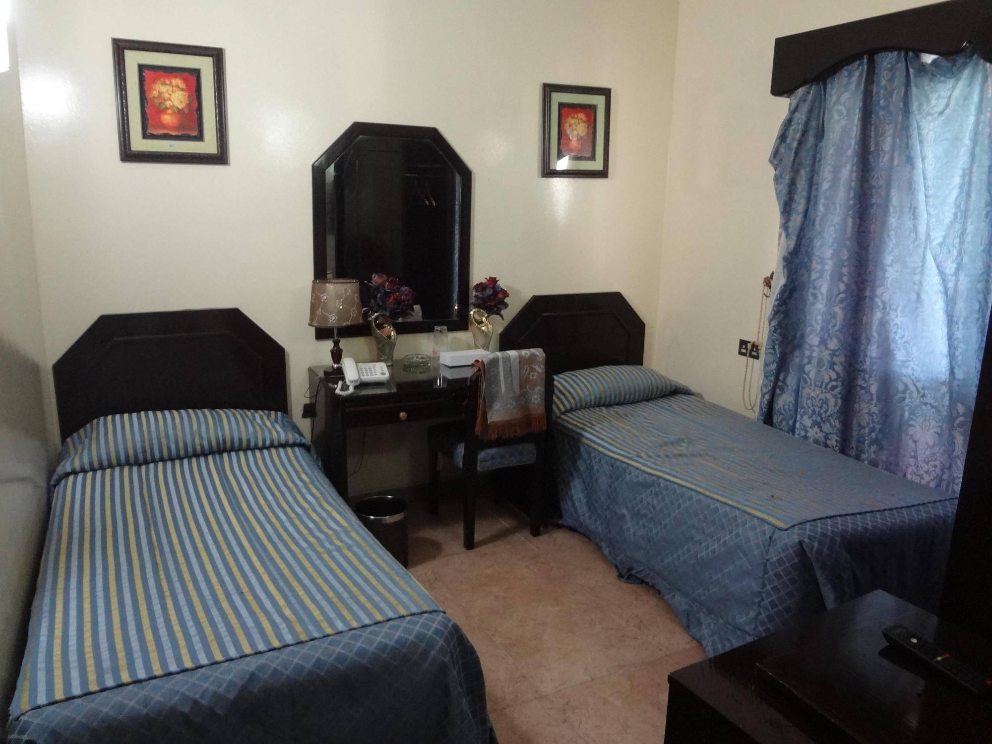 Marina Hotel Mutrah Extérieur photo